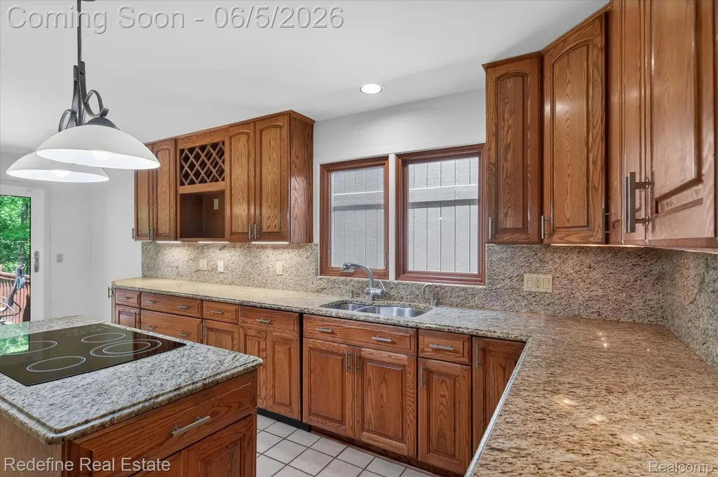 29711 Nova Woods Drive Farmington Hills City MI 48331