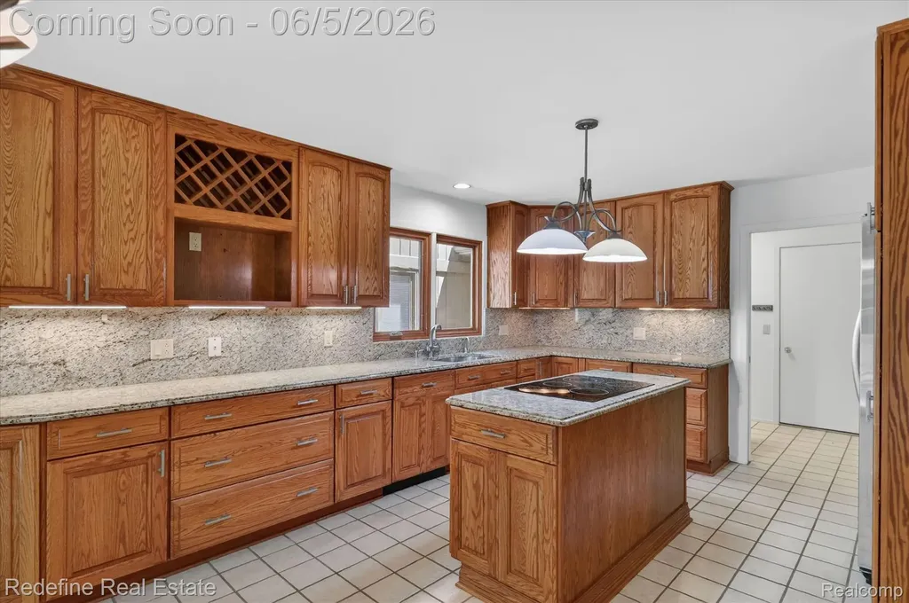 29711 Nova Woods Drive Farmington Hills City MI 48331