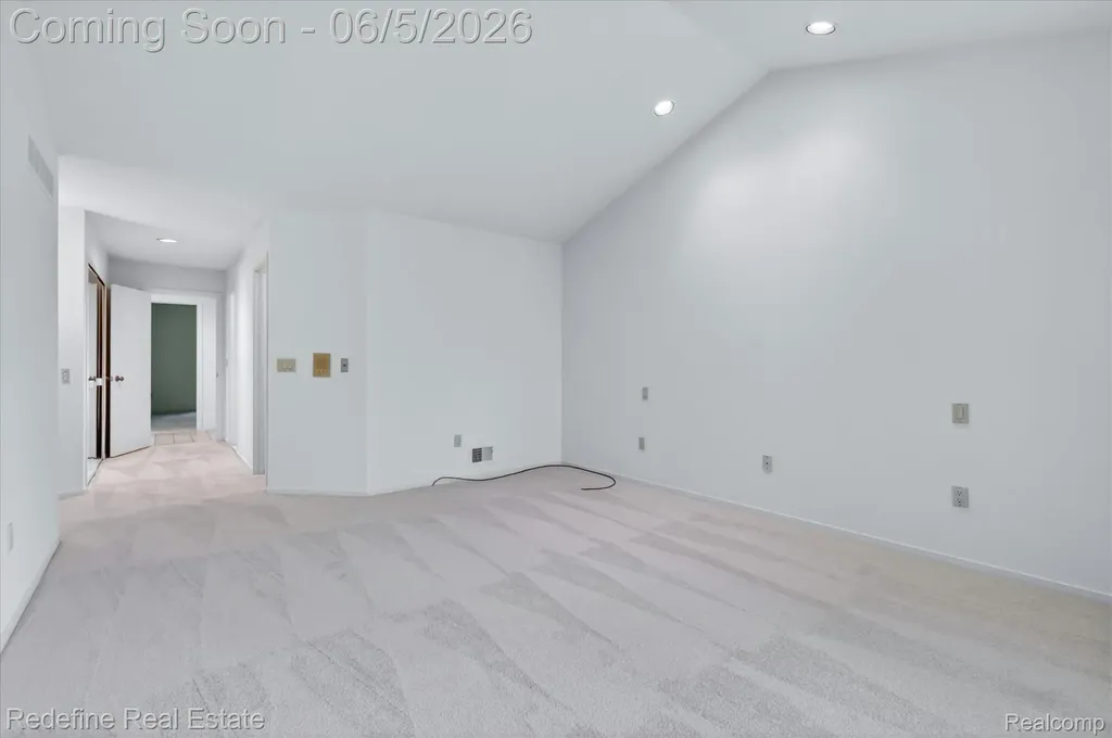 29711 Nova Woods Drive Farmington Hills City MI 48331
