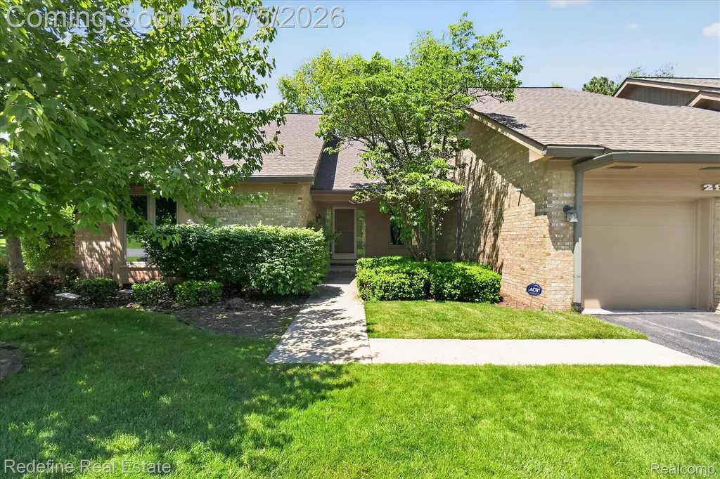 29711 Nova Woods Drive Farmington Hills City MI 48331