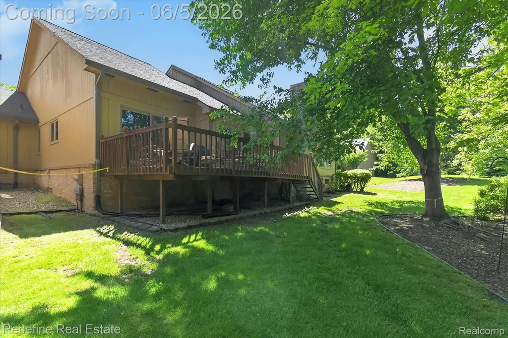 29711 Nova Woods Drive Farmington Hills City MI 48331