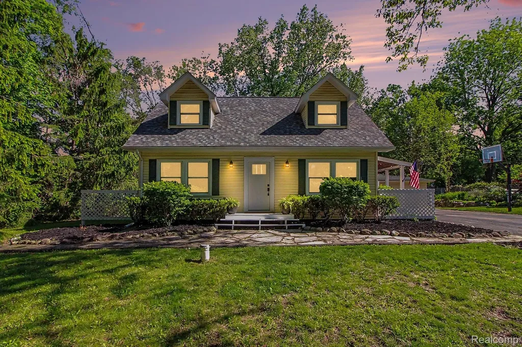 5070 W Harvard Avenue Independence Charter Township MI 48348