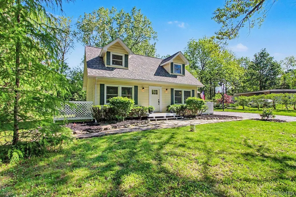 5070 W Harvard Avenue Independence Charter Township MI 48348