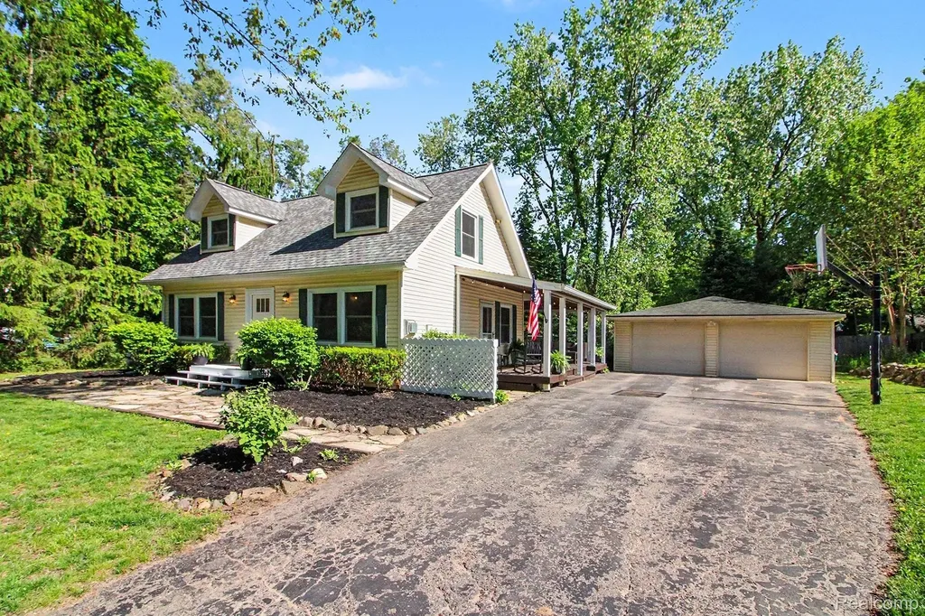 5070 W Harvard Avenue Independence Charter Township MI 48348