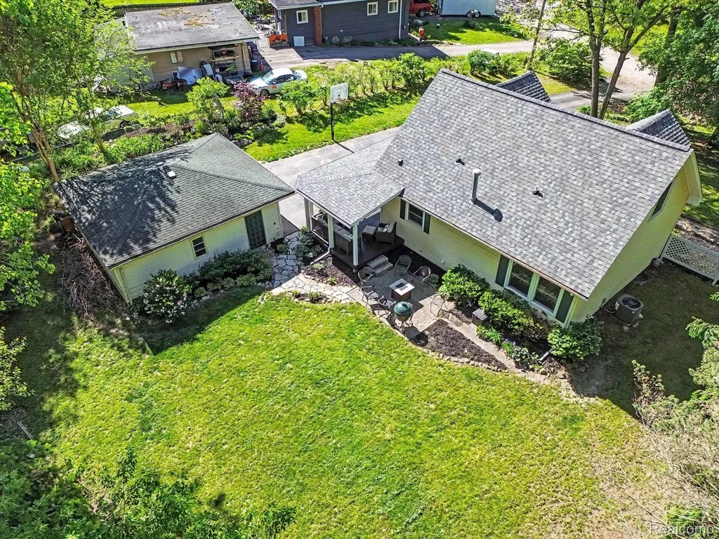5070 W Harvard Avenue Independence Charter Township MI 48348