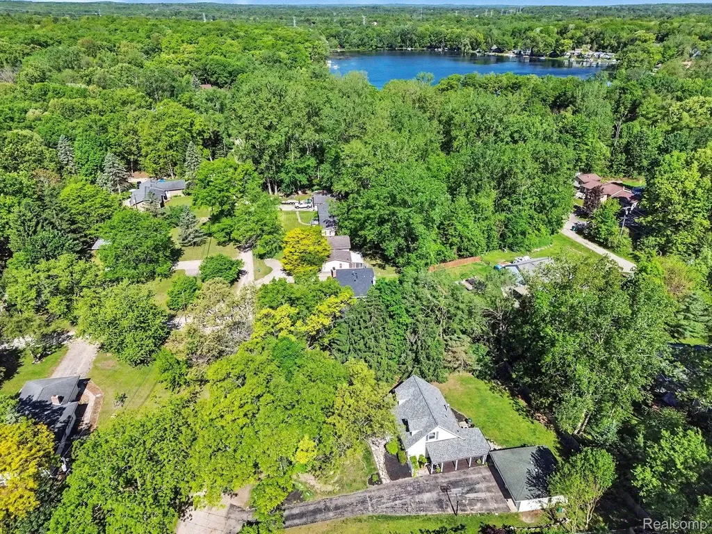 5070 W Harvard Avenue Independence Charter Township MI 48348