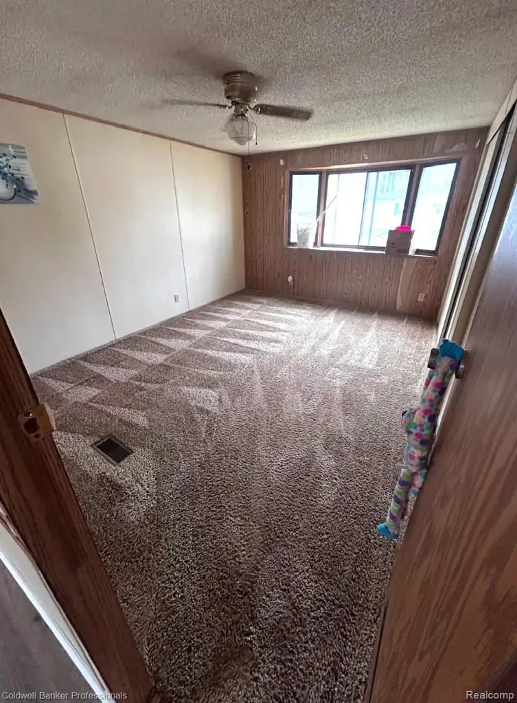 108 Deer Run Lapeer City MI 48446