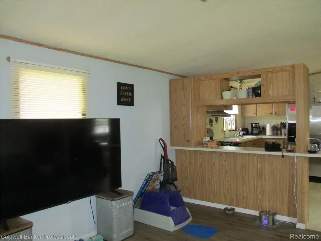 108 Deer Run Lapeer City MI 48446