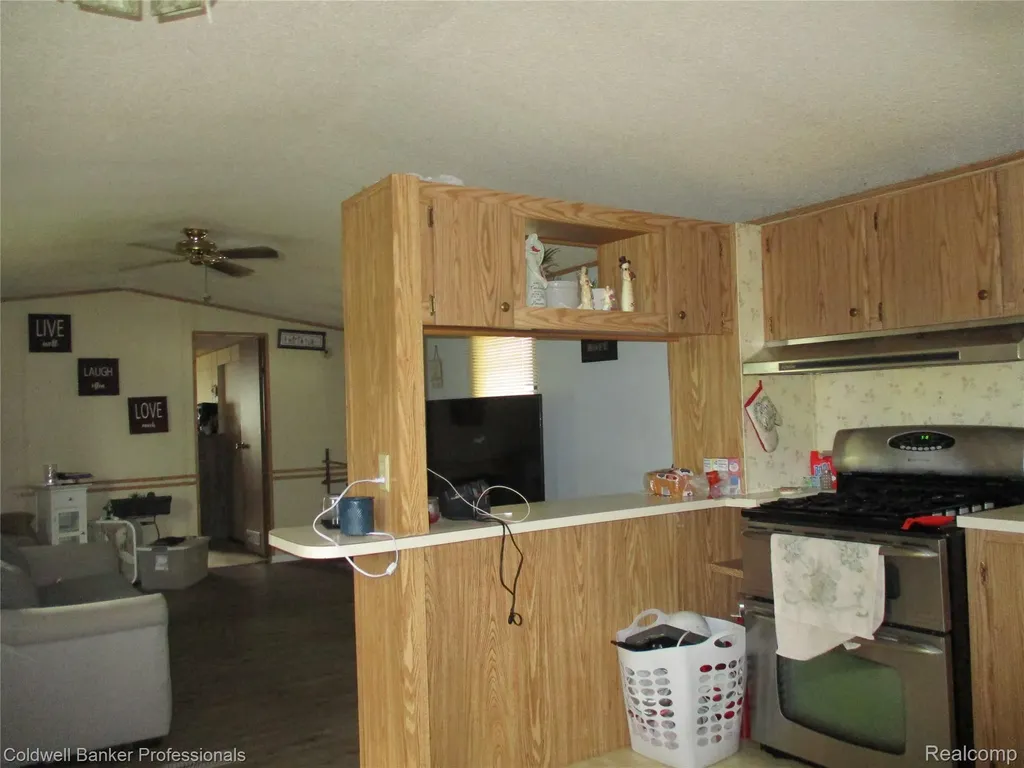 108 Deer Run Lapeer City MI 48446