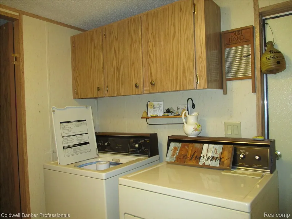 108 Deer Run Lapeer City MI 48446