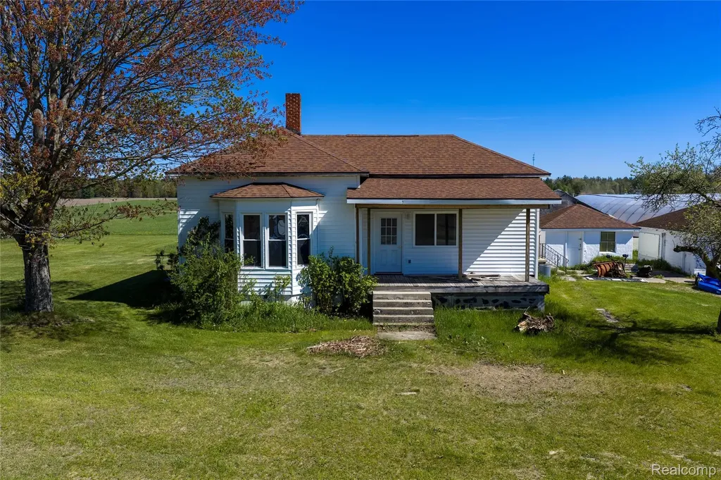 850 M-55 Tawas Township MI 48763