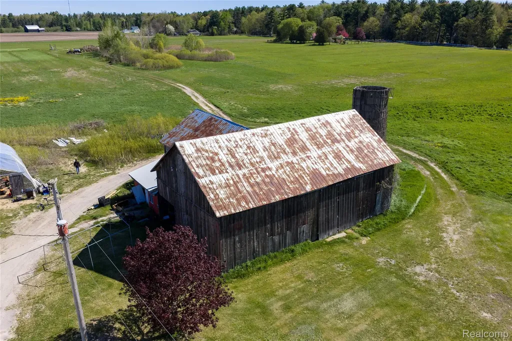 850 M-55 Tawas Township MI 48763