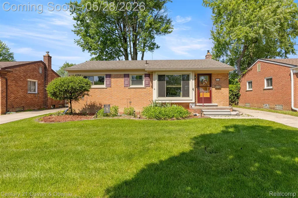 8245 N Hubbard Street Westland City MI 48185