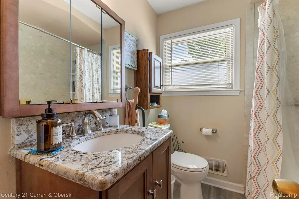 8245 N Hubbard Street Westland City MI 48185