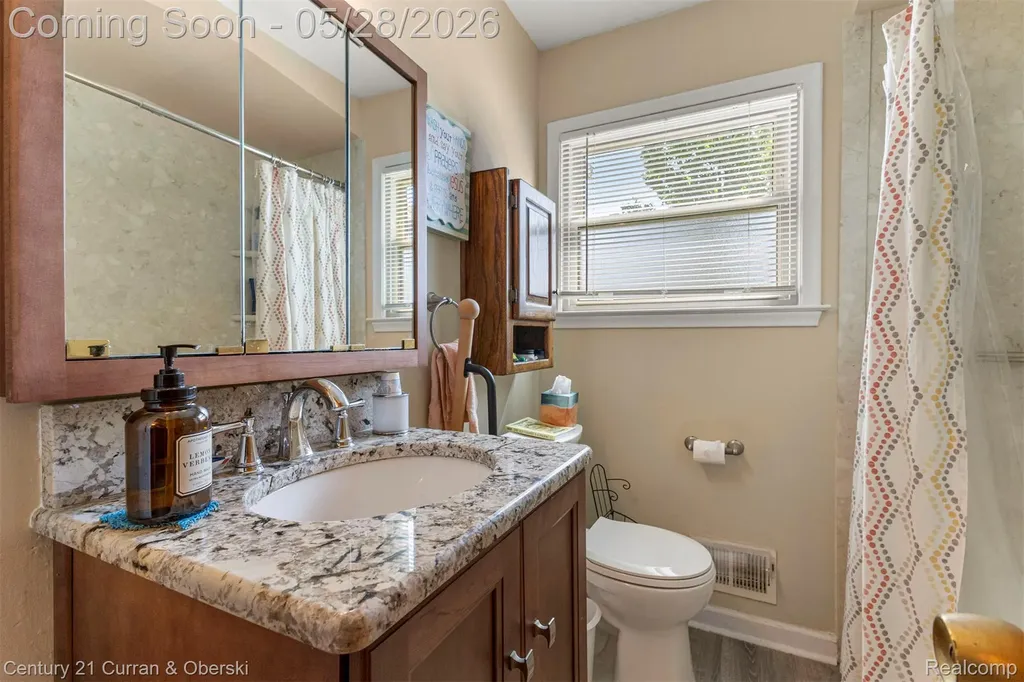8245 N Hubbard Street Westland City MI 48185