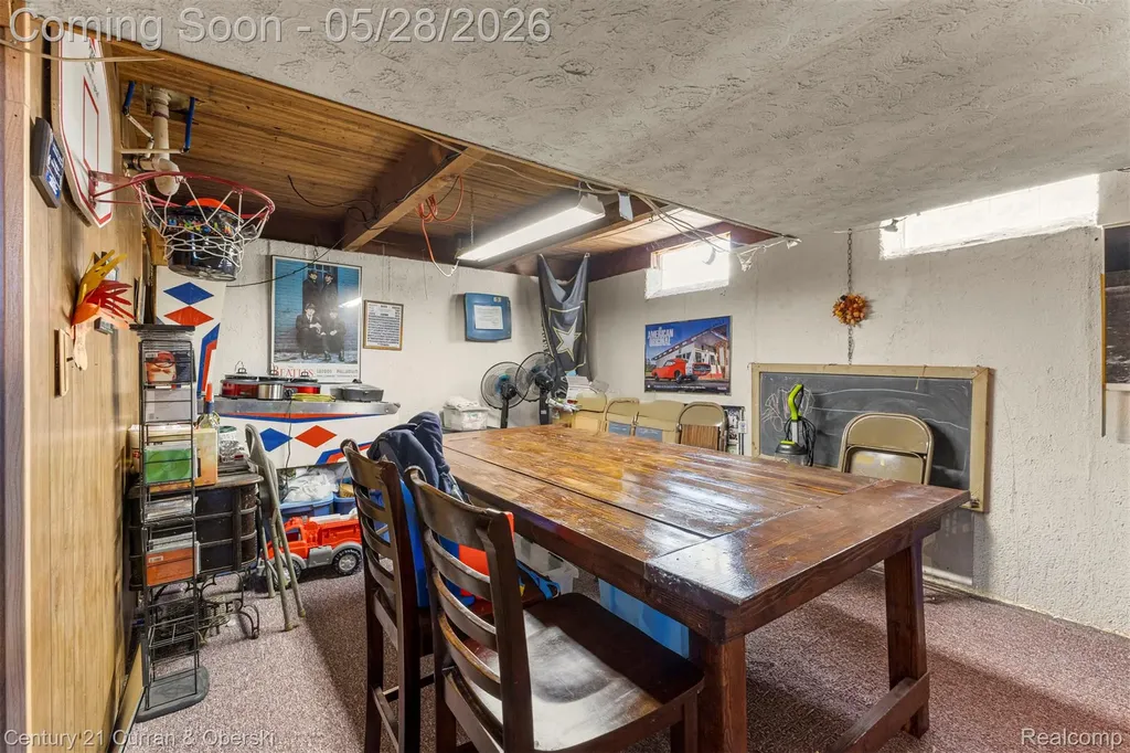 8245 N Hubbard Street Westland City MI 48185