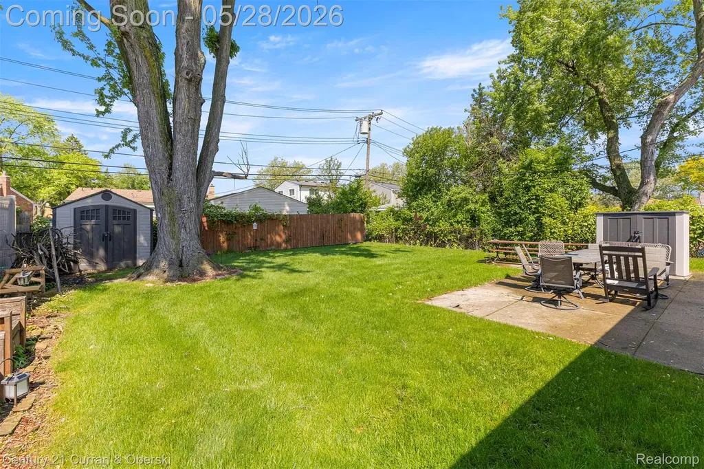 8245 N Hubbard Street Westland City MI 48185