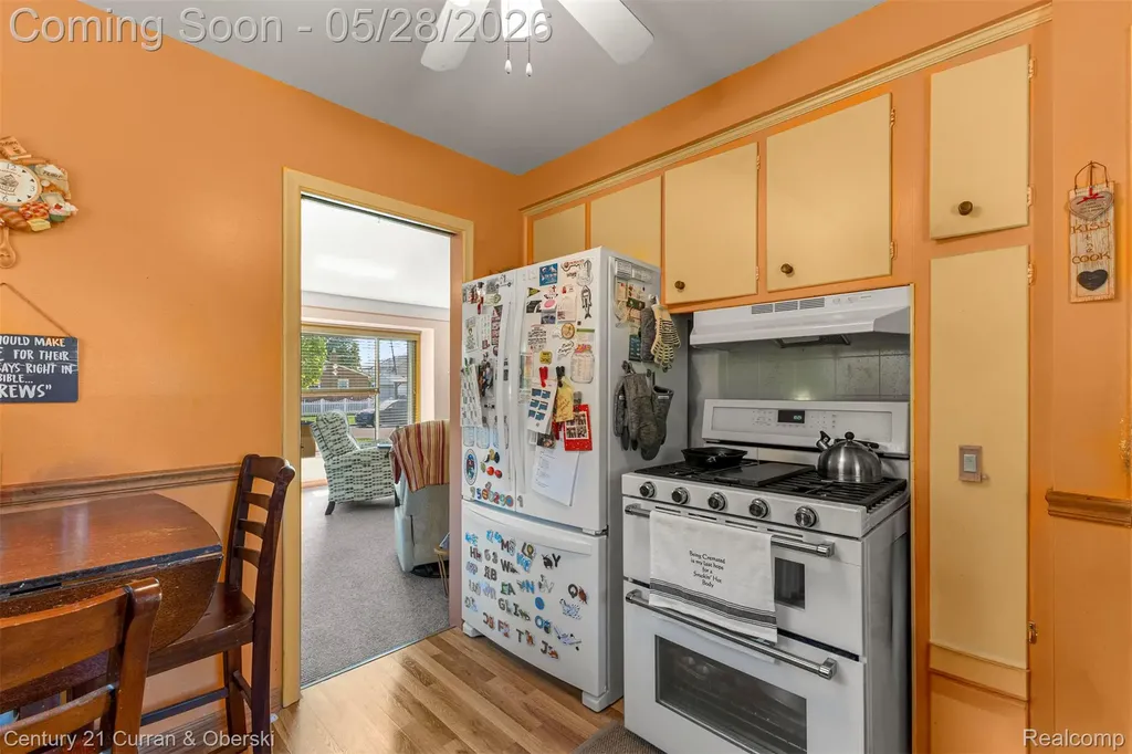 8245 N Hubbard Street Westland City MI 48185