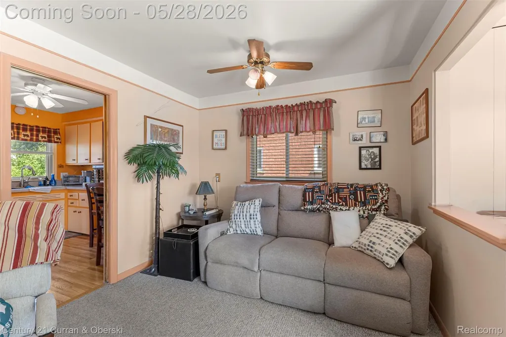 8245 N Hubbard Street Westland City MI 48185