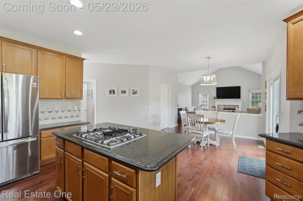 5097 Birkdale Drive Commerce Charter Township MI 48382