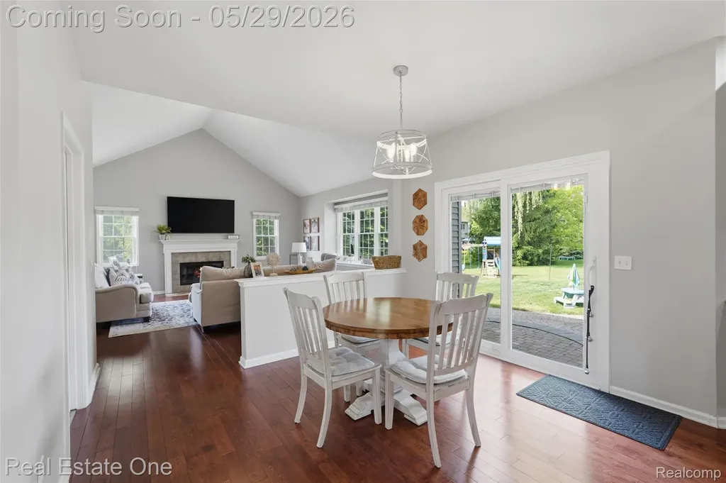 5097 Birkdale Drive Commerce Charter Township MI 48382