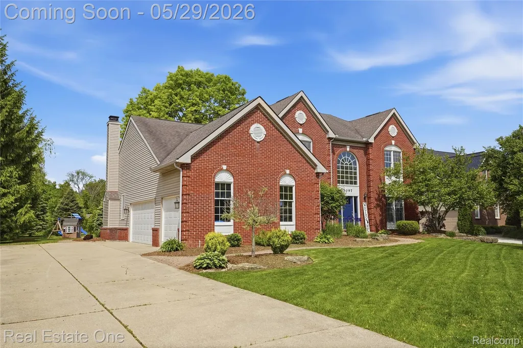 5097 Birkdale Drive Commerce Charter Township MI 48382