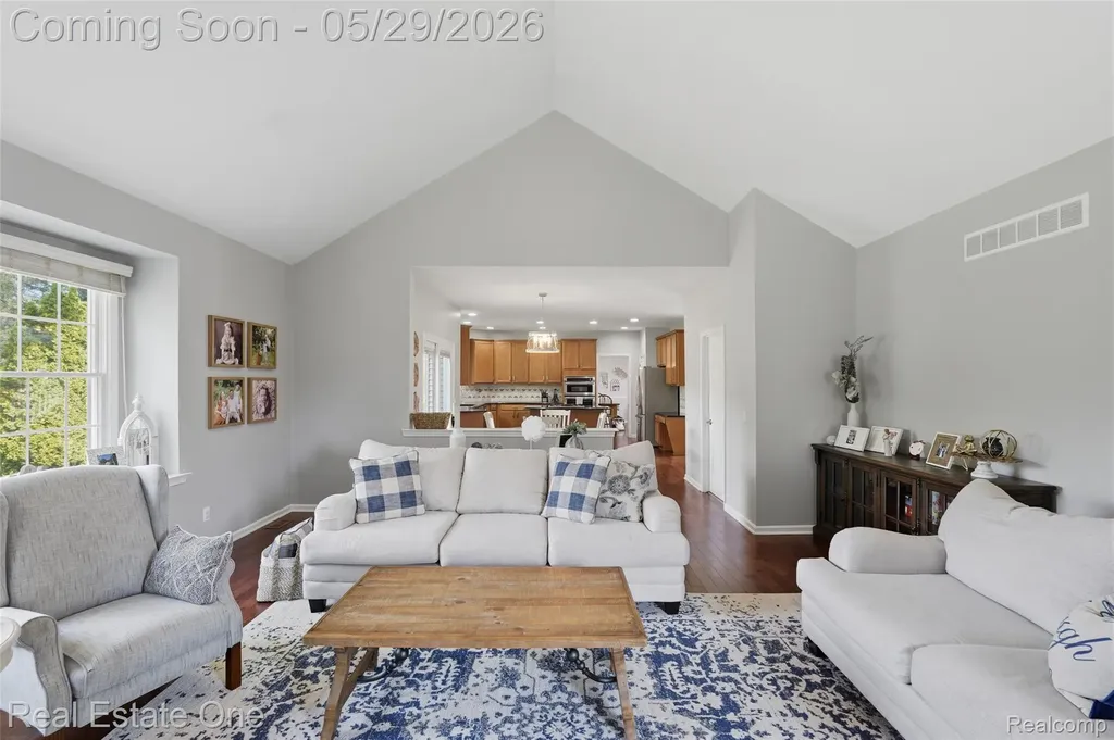 5097 Birkdale Drive Commerce Charter Township MI 48382