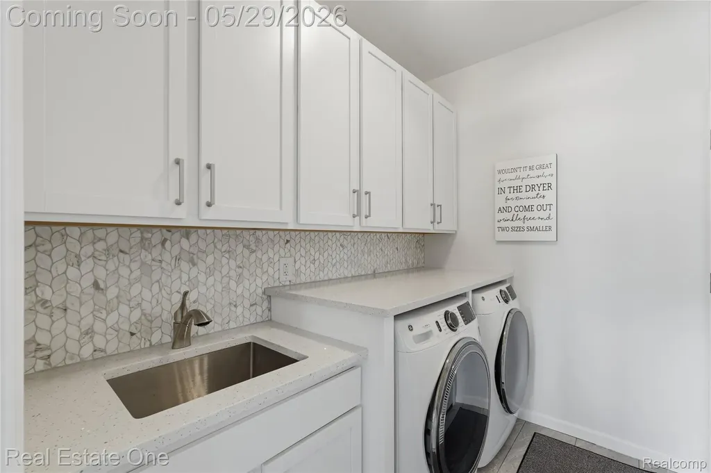 5097 Birkdale Drive Commerce Charter Township MI 48382