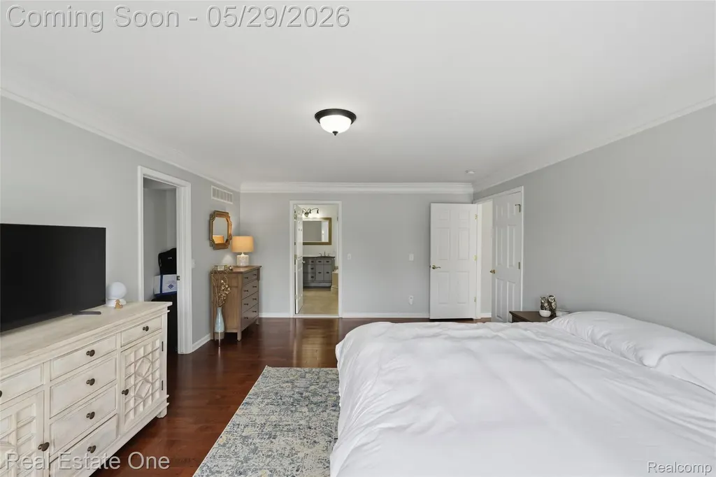 5097 Birkdale Drive Commerce Charter Township MI 48382
