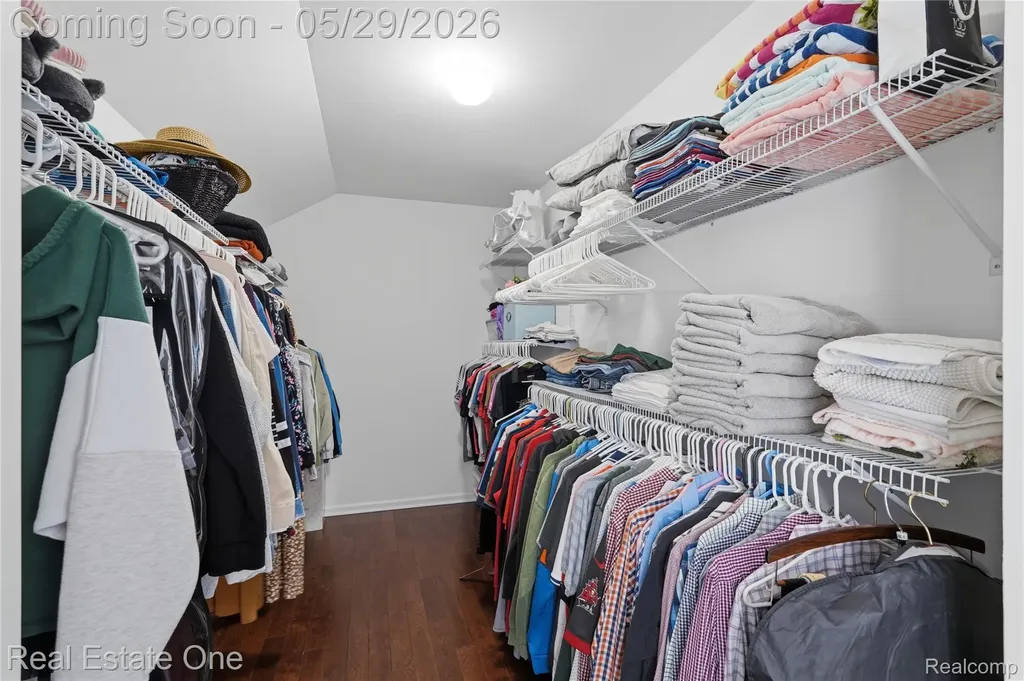5097 Birkdale Drive Commerce Charter Township MI 48382
