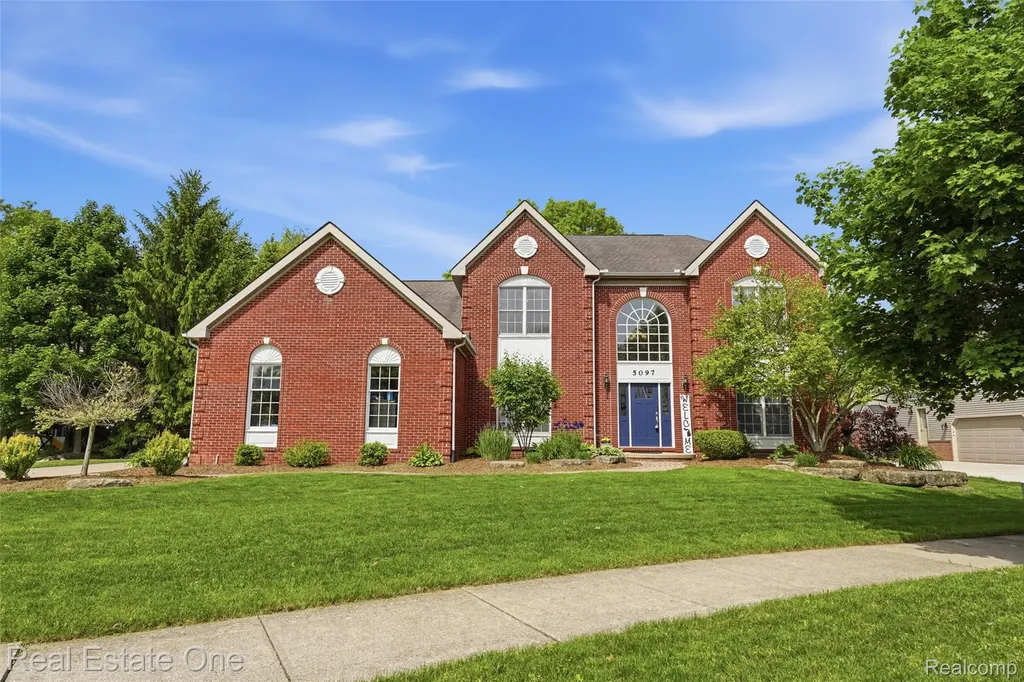 5097 Birkdale Drive Commerce Charter Township MI 48382