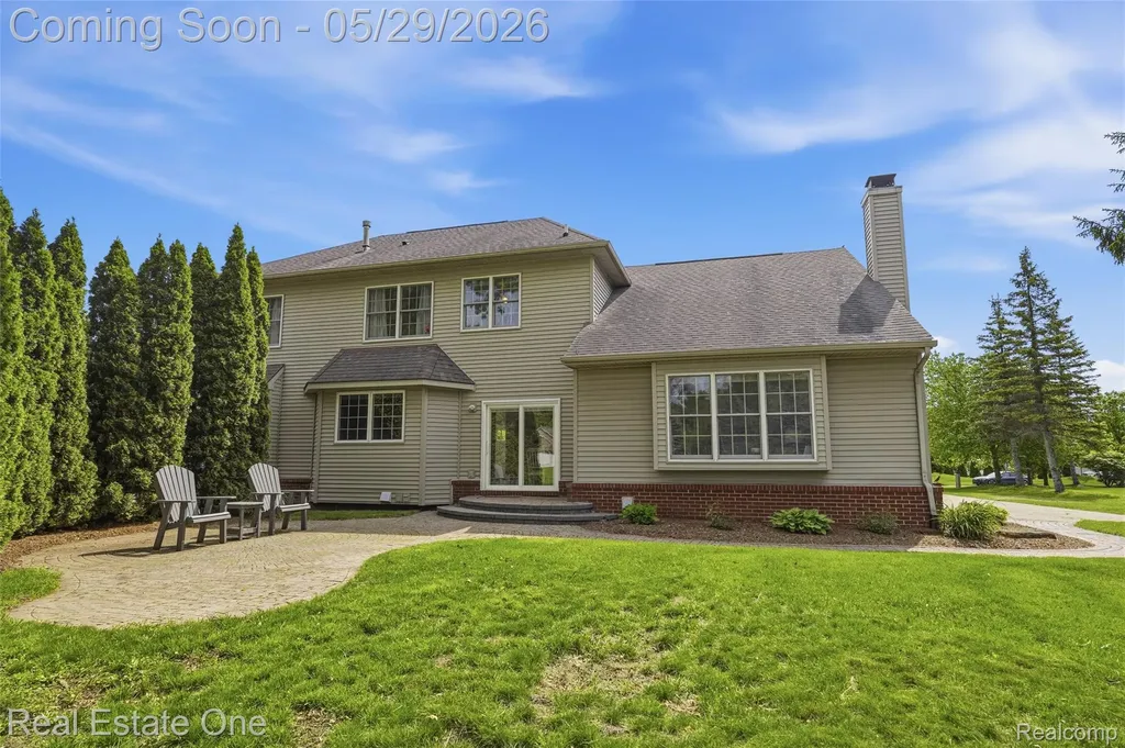 5097 Birkdale Drive Commerce Charter Township MI 48382