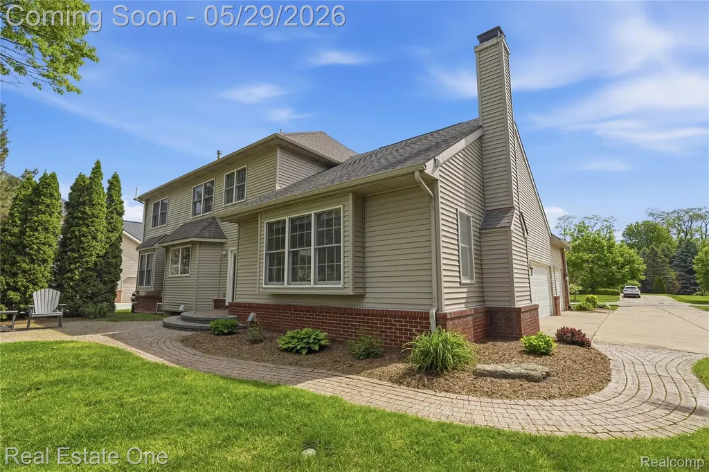 5097 Birkdale Drive Commerce Charter Township MI 48382