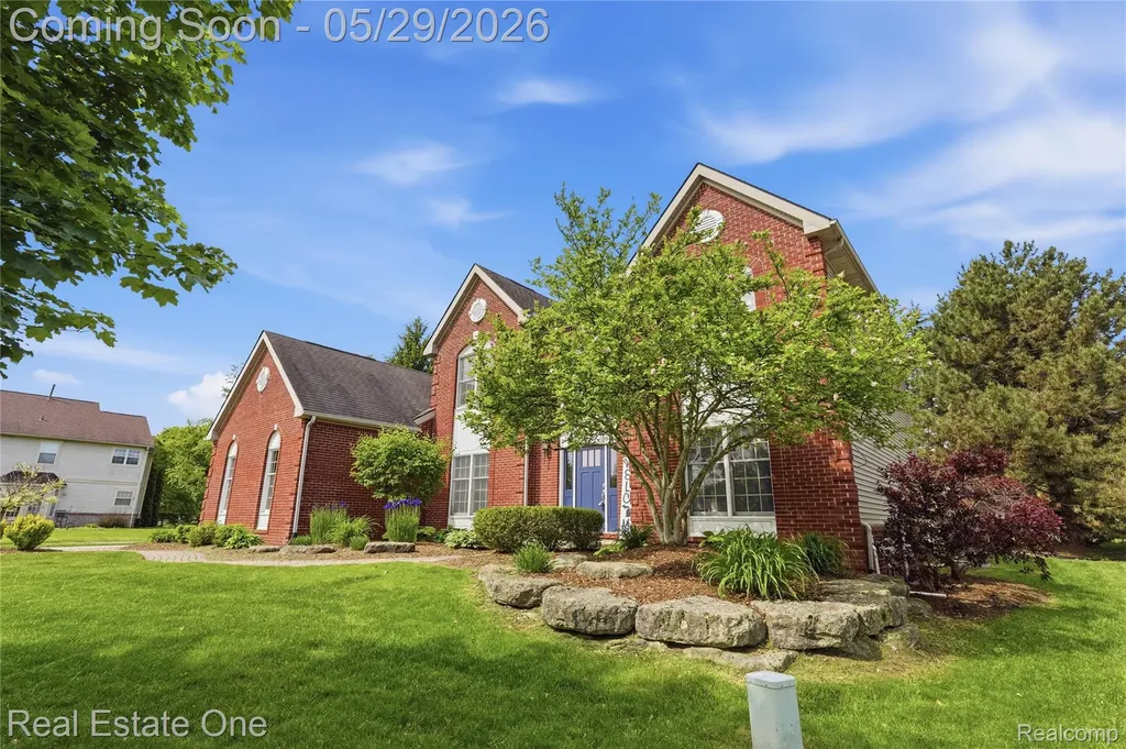 5097 Birkdale Drive Commerce Charter Township MI 48382