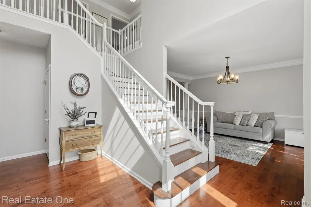 5097 Birkdale Drive Commerce Charter Township MI 48382