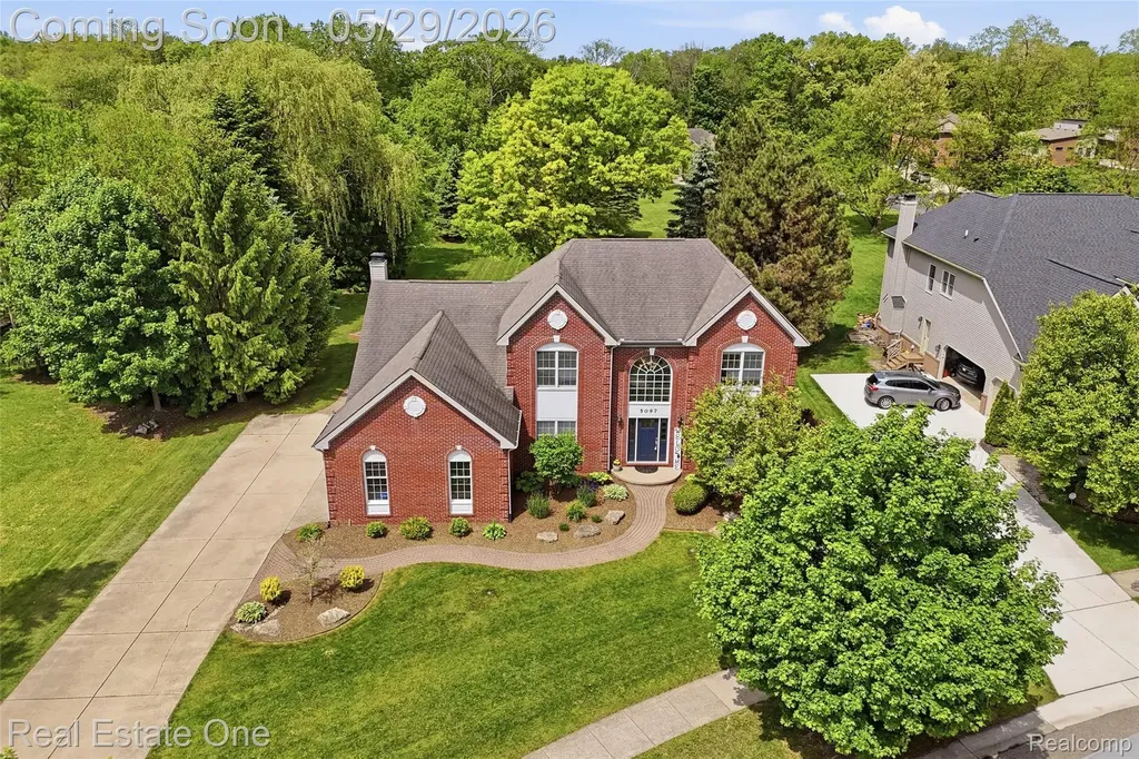 5097 Birkdale Drive Commerce Charter Township MI 48382