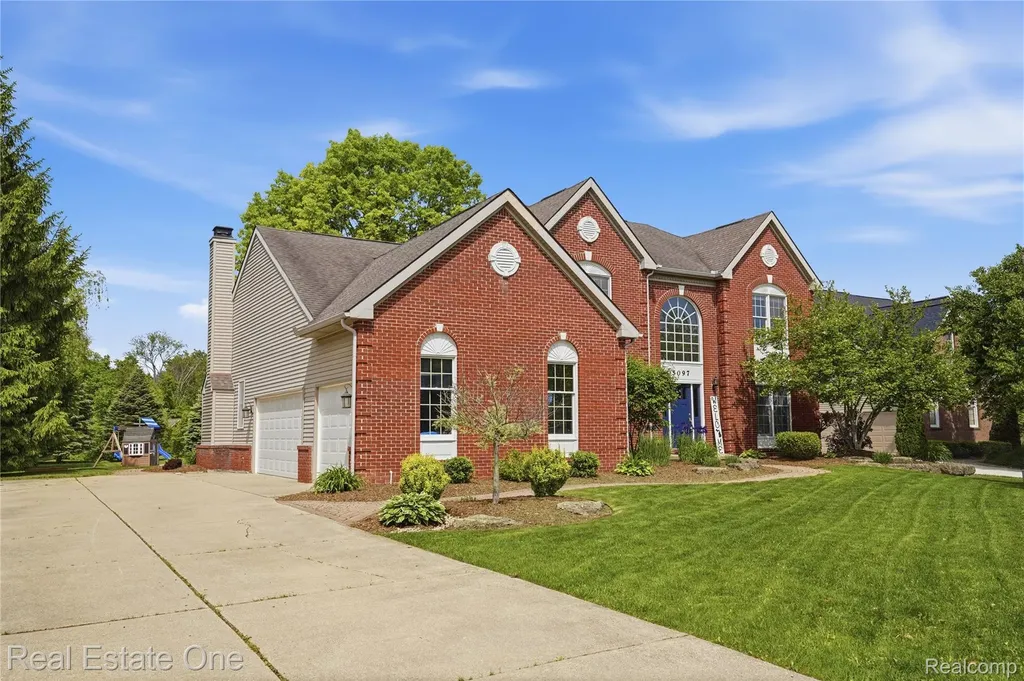 5097 Birkdale Drive Commerce Charter Township MI 48382