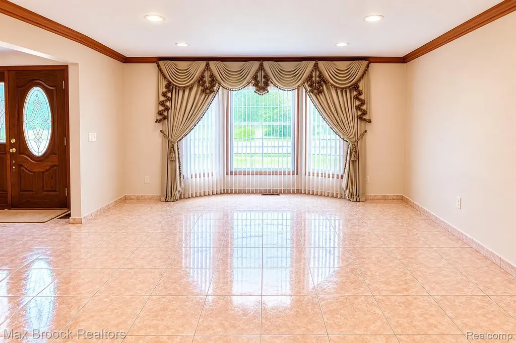 40318 Denbigh Drive Sterling Heights City MI 48310