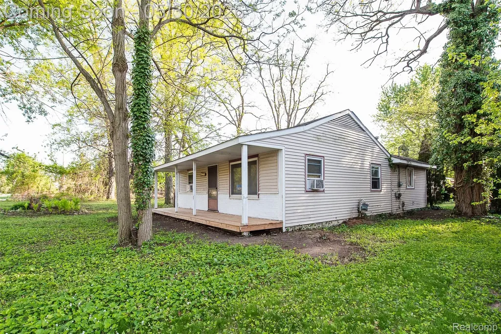 1946 Union Lake Road Commerce Charter Township MI 48382