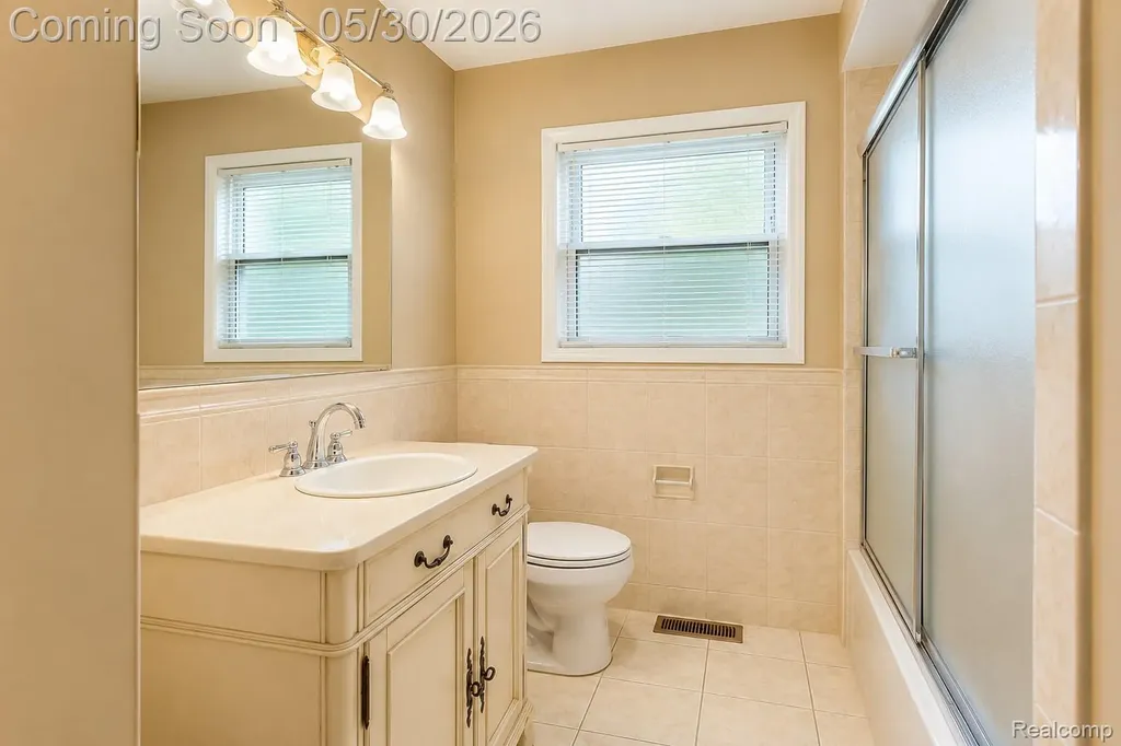 1946 Union Lake Road Commerce Charter Township MI 48382