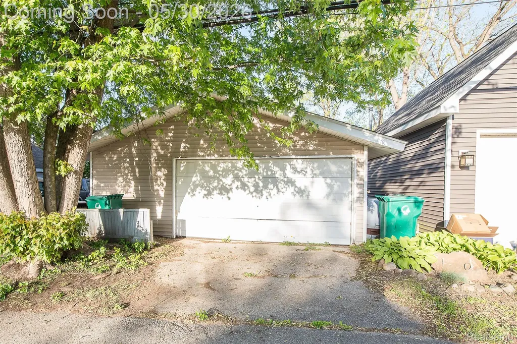 1946 Union Lake Road Commerce Charter Township MI 48382