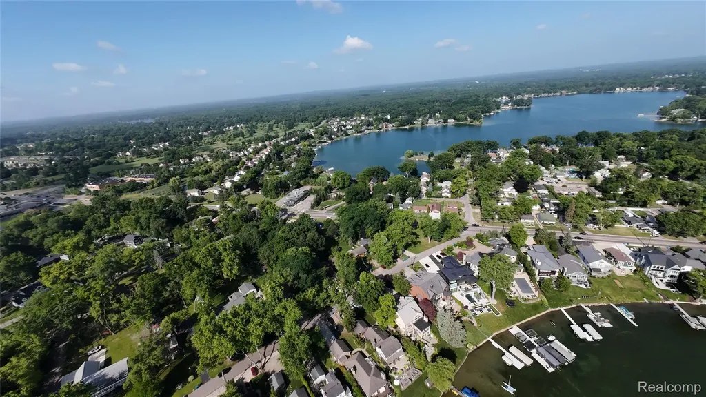 1946 Union Lake Road Commerce Charter Township MI 48382