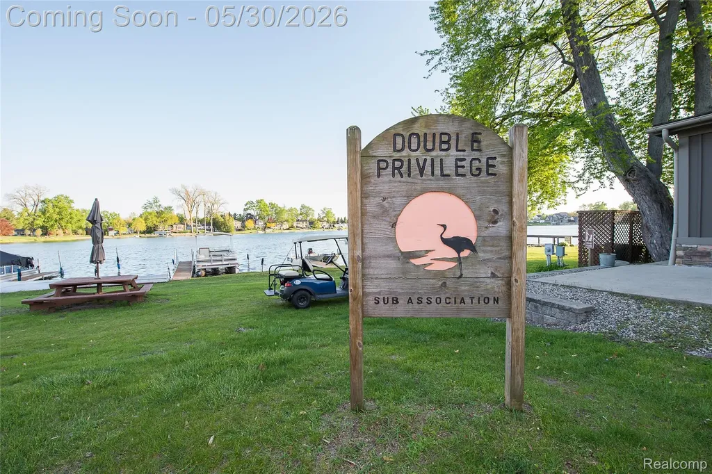 1946 Union Lake Road Commerce Charter Township MI 48382