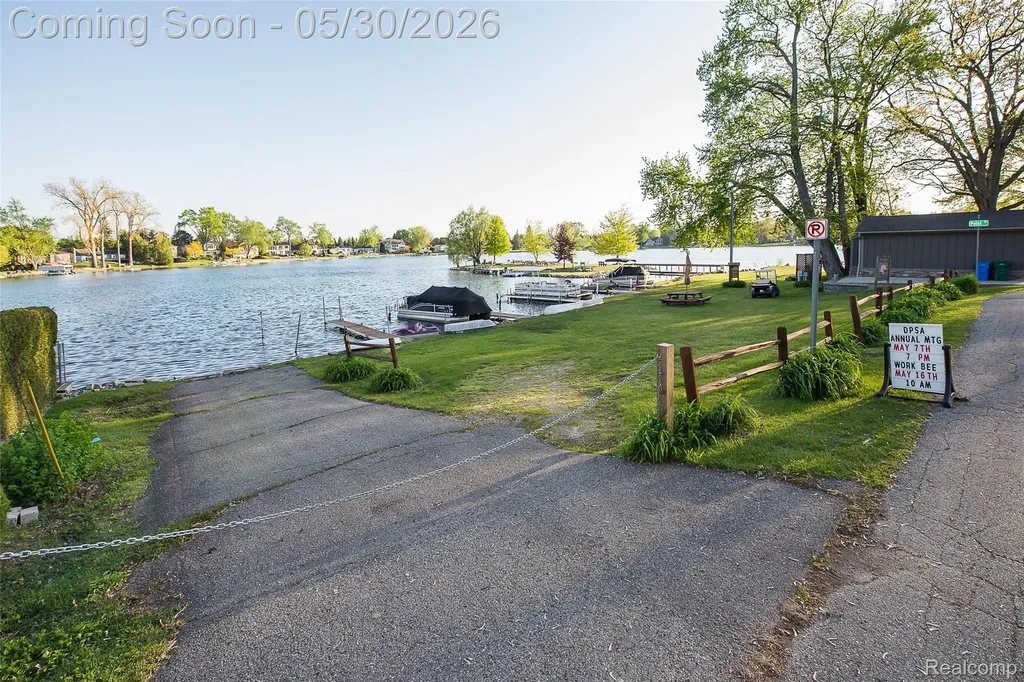 1946 Union Lake Road Commerce Charter Township MI 48382