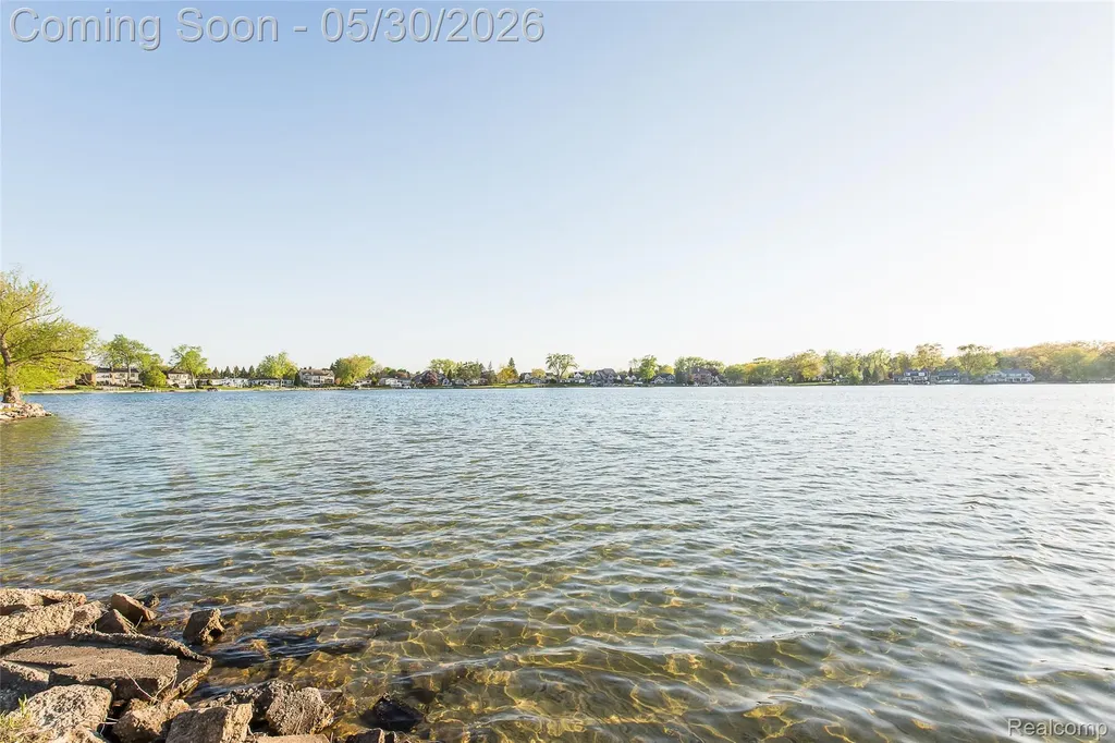 1946 Union Lake Road Commerce Charter Township MI 48382