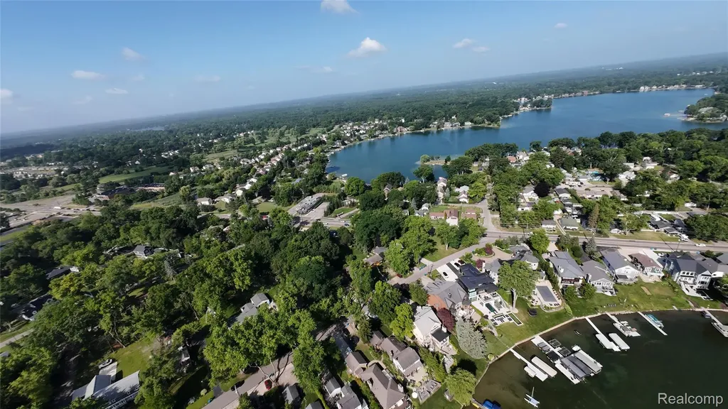 1946 Union Lake Road Commerce Charter Township MI 48382