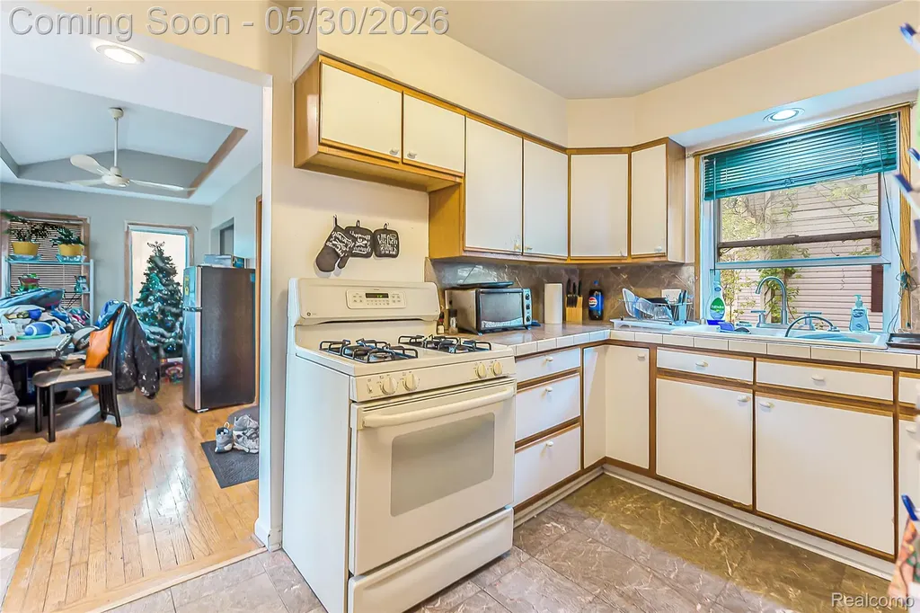 1946 Union Lake Road Commerce Charter Township MI 48382