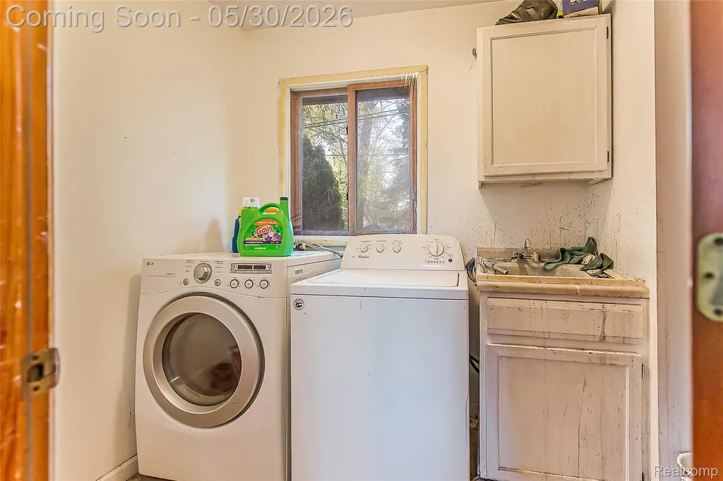 1946 Union Lake Road Commerce Charter Township MI 48382