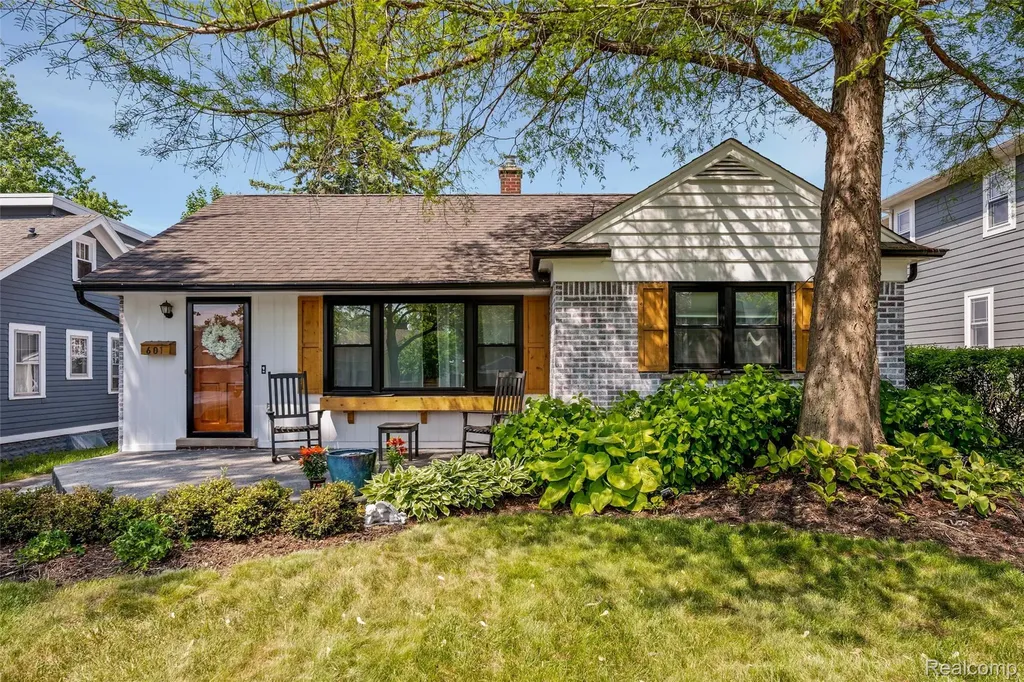 601 Pacific Street Plymouth City MI 48170