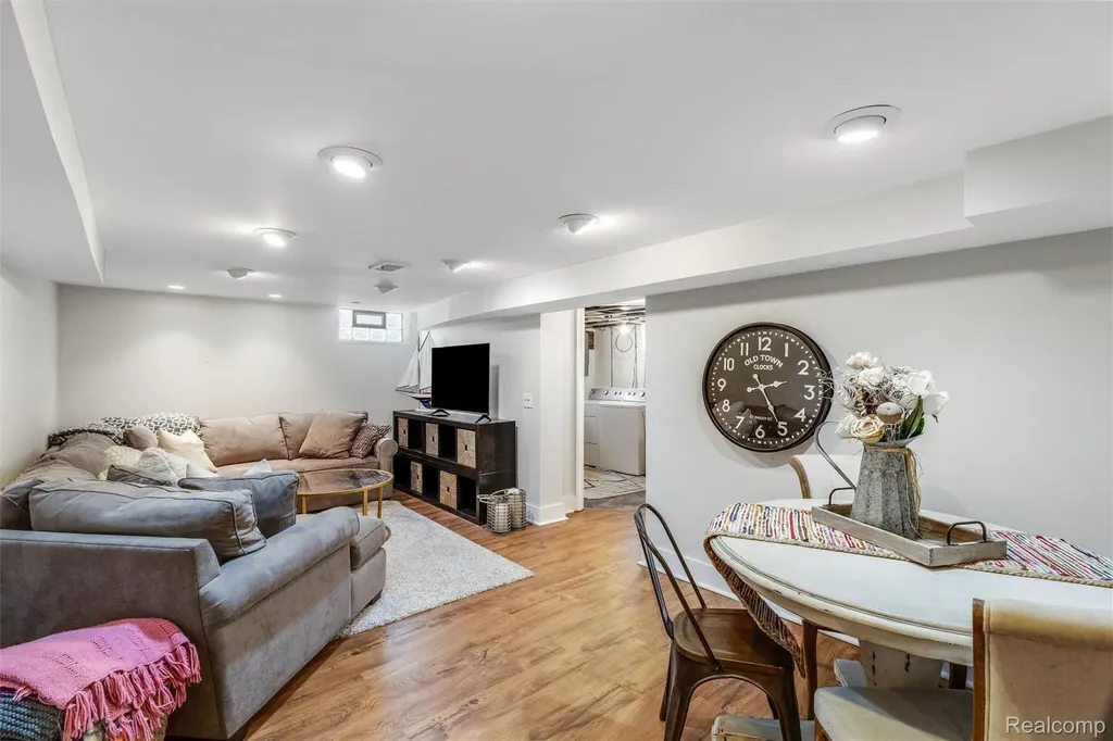 601 Pacific Street Plymouth City MI 48170